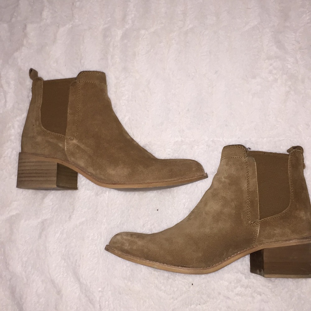 Chelsea boots